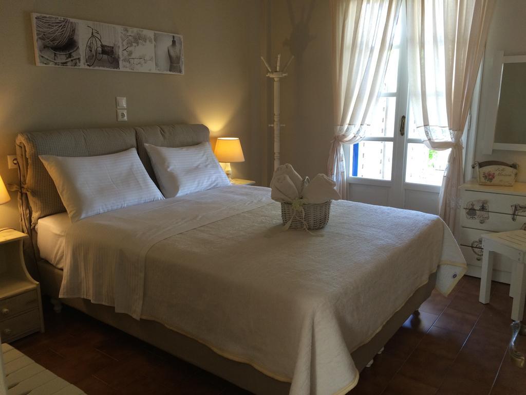 Kiki Apartments Fiskardo Room photo