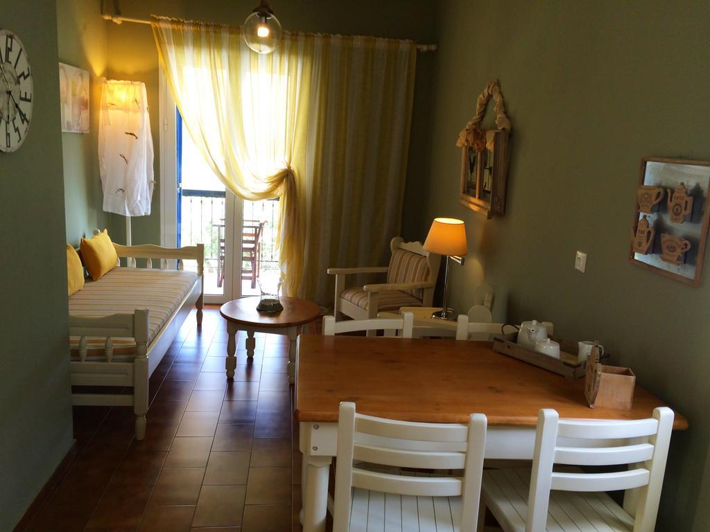 Kiki Apartments Fiskardo Room photo